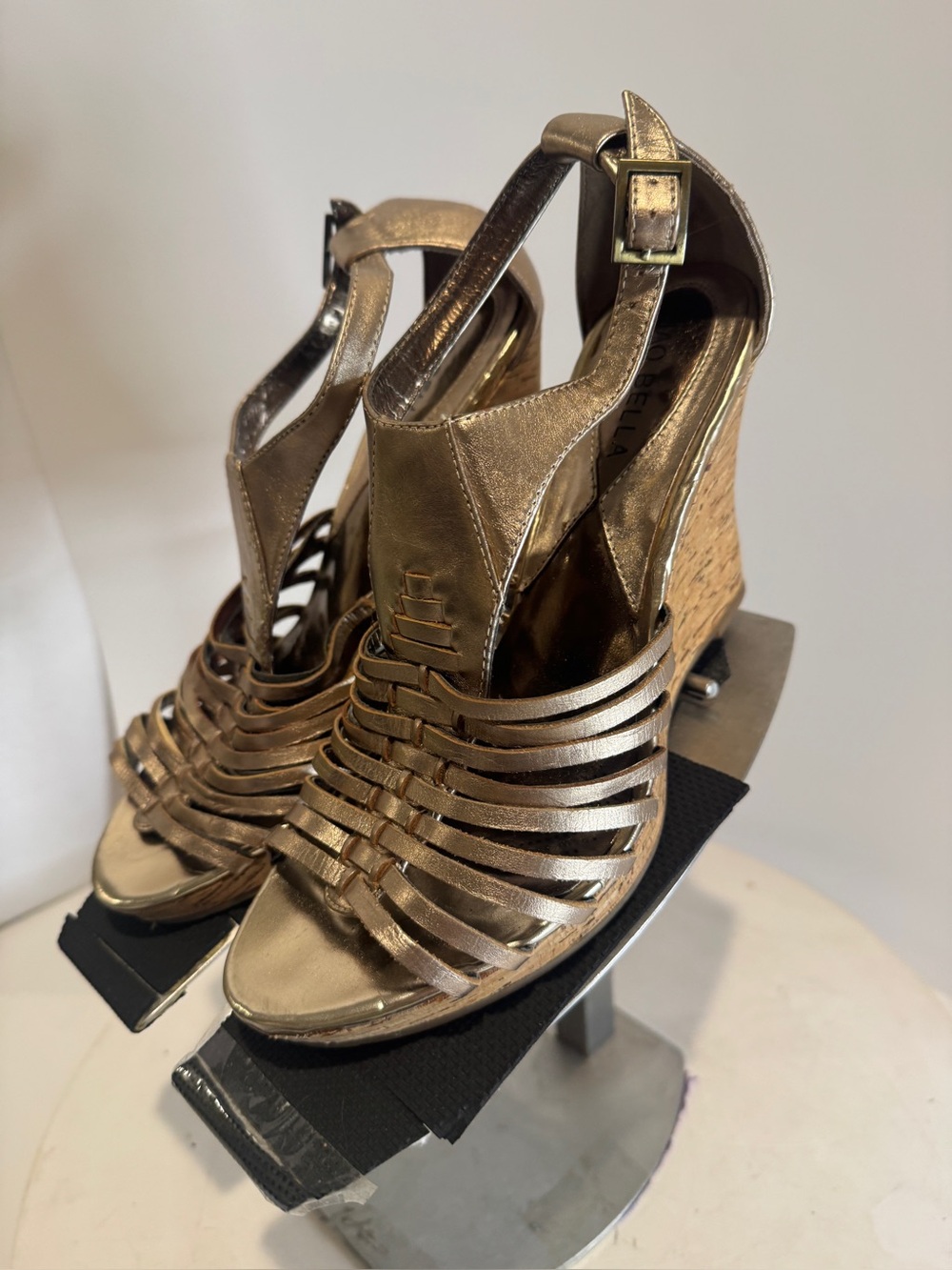 Ciao Bella Gold Wedge Leather Upper  Sandals Women’s size 8